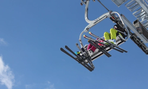 Melbourne winter cityscape linked with Mt Buller ski trip