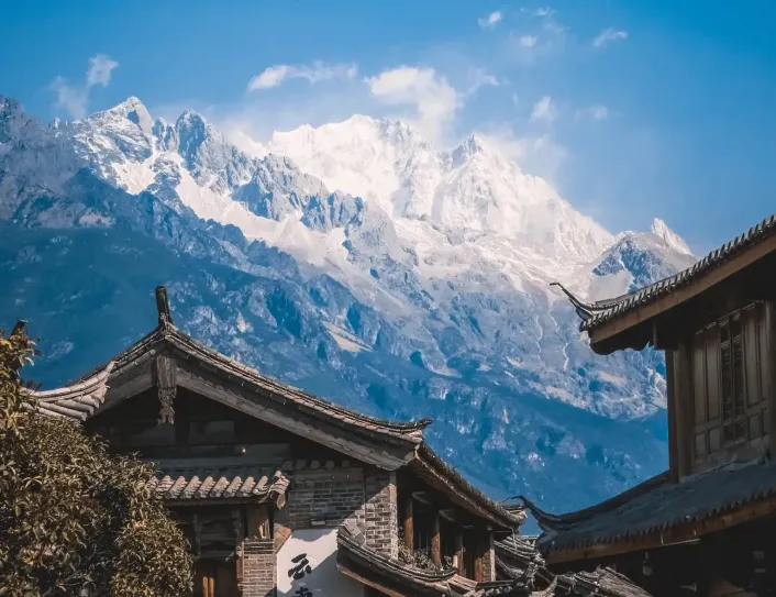Yunnan Dali Erhai lake and old town views